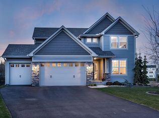 7253 Rogers Ct, Chanhassen, MN 55317