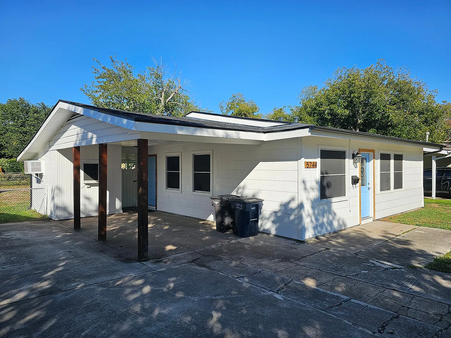 2 bed, 812 sqft, $1,800 — Photo 3
