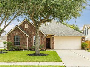 2210 Lakewind Ln, League City, TX 77573