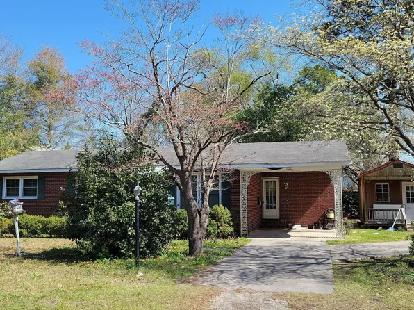 700 Hylan Ave, Hamlet, NC 28345