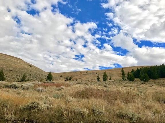 2nd image of 90 Mountain View Trl