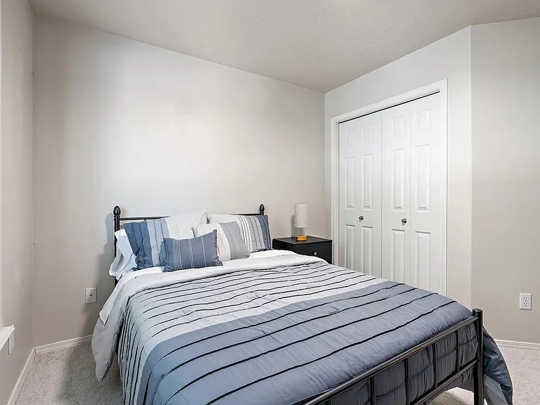 3928 N Weston Ave — Photo 8
