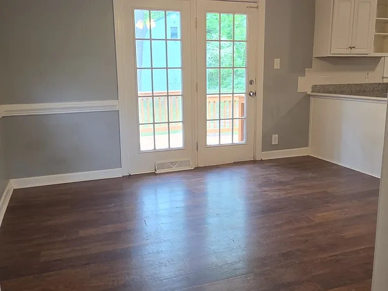 612 Dupont Dr — Photo 6