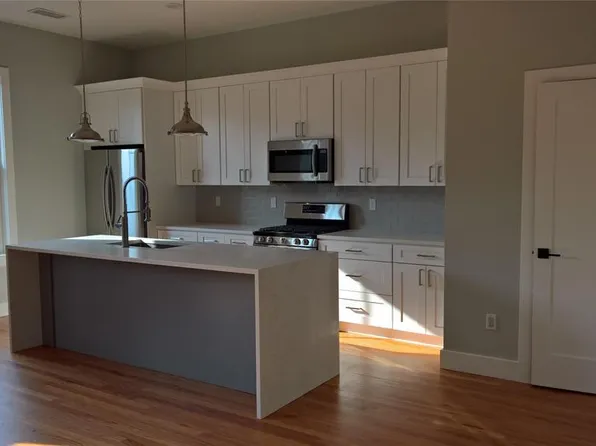 384 Paterson Ave #203, East Rutherford, NJ 07073