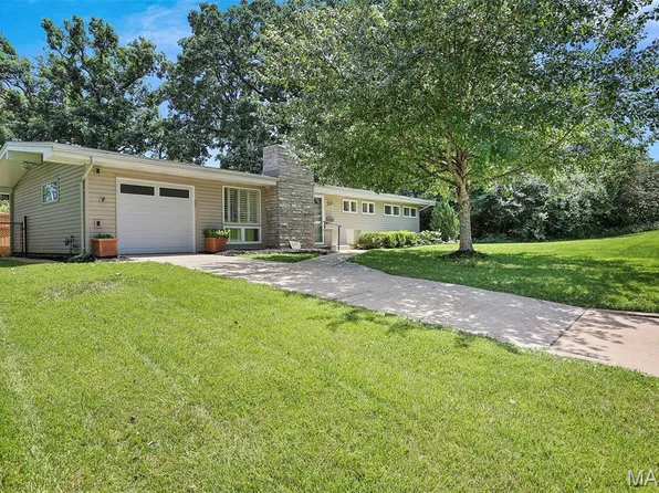 948 Volz Dr, Saint Louis, MO 63126