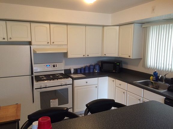 2nd image of 403 N Marion St #B-1