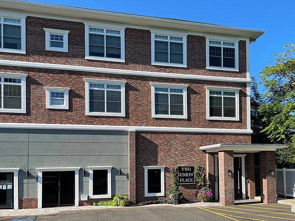 Fairfield Metro At Huntington, 2 Union Place
