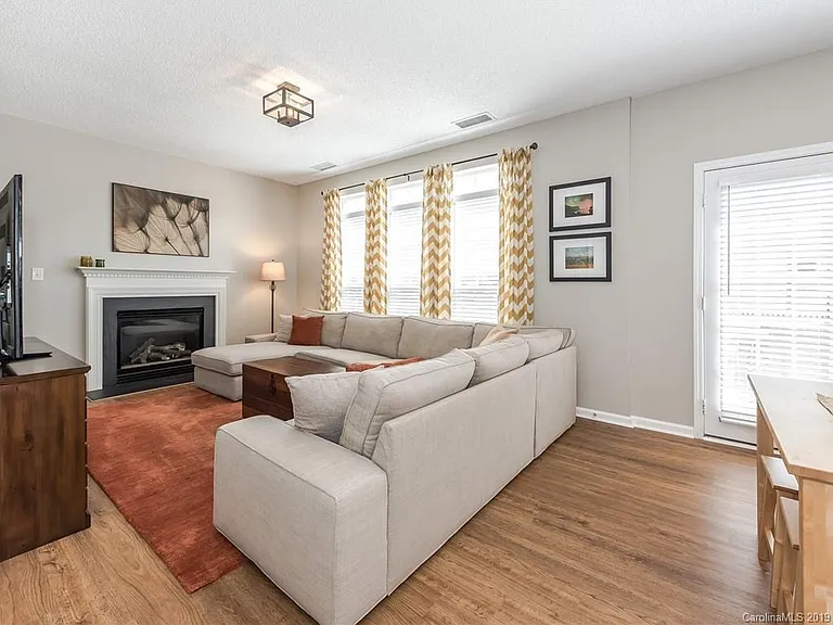 8619 Grey Squirrel Ct — Photo 13