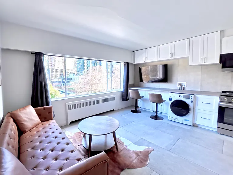 1540 Haro St #201 — Photo 7