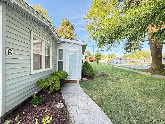 6 Maple St — Photo 3