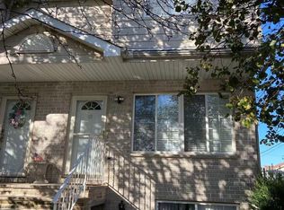 10 Trina Ln #B, Staten Island, NY 10309