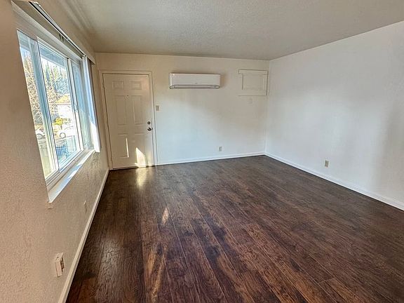 3rd image of 3222 2nd Ave APT 6