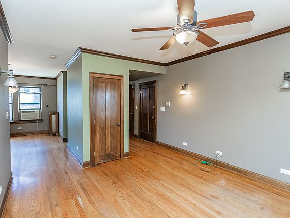 4th image of 836 S Wesley Ave #2