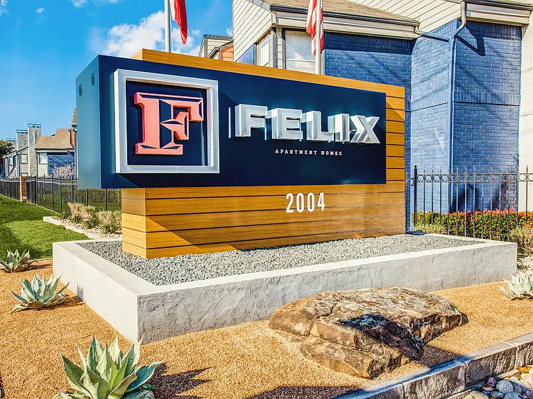 Felix Apartments — Photo 11