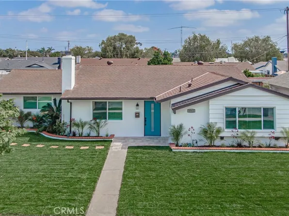 5562 Edinger Ave, Huntington Beach, CA 92649