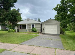 30 Arthur Cir, Silver Bay, MN 55614