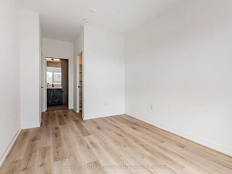 5 York Rd #TH101 — Photo 11