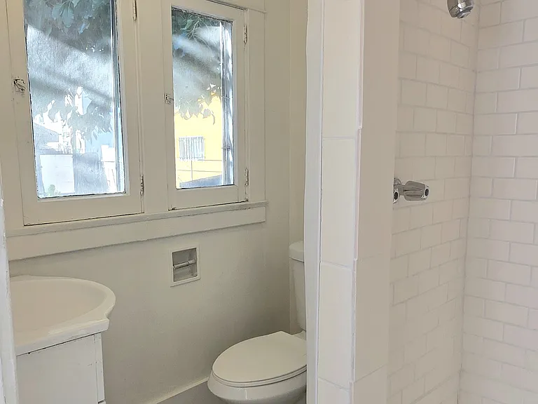 1141 W Gage Ave — Photo 12