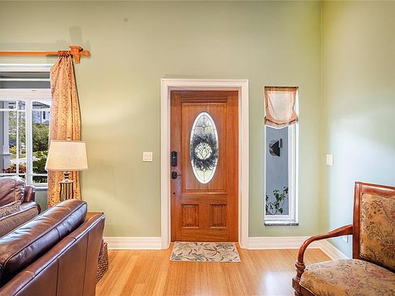 5th image of 480 Severn Ave