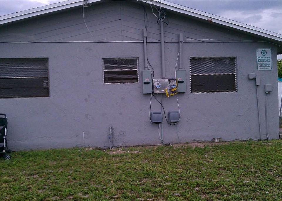 1st image of 213 NW 12th Court