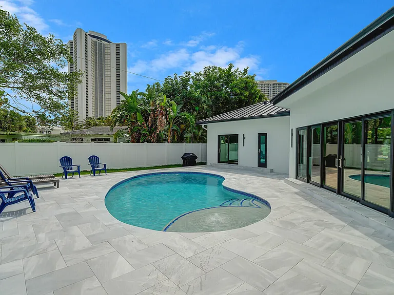 1248 N Harbor Dr — Photo 48