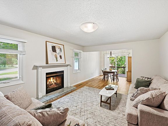 3rd image of 6433 Cavell Ave N