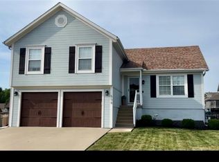 508 Sunny Ln, Raymore, MO 64083