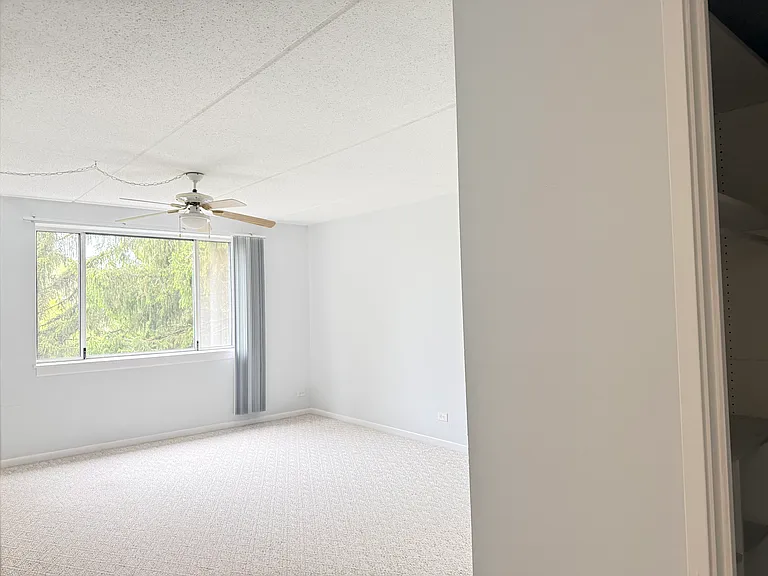 1450 Plymouth Ln — Photo 5