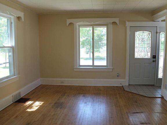 2nd image of 708 McKinley Pl S