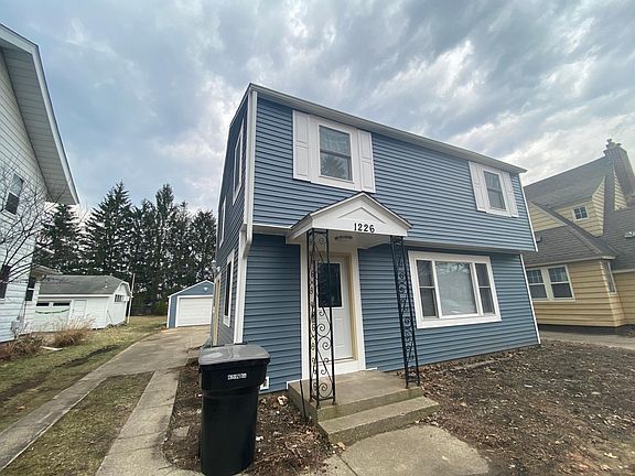 2nd image of 1226 E Sunnymede Ave