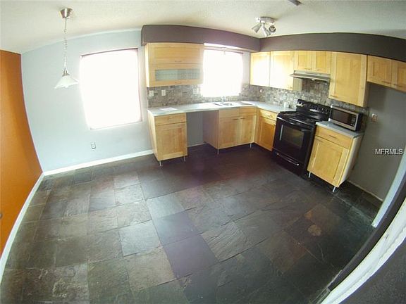 2nd image of 7210 N Manhattan Ave APT 2021