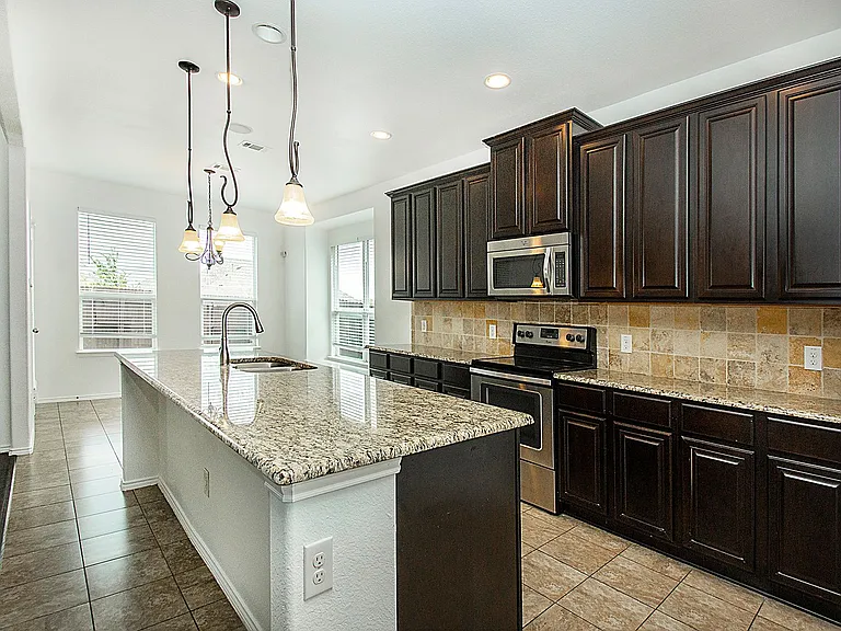 917 Swan Ridge Dr — Photo 7