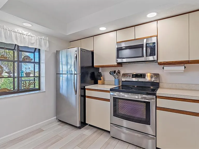 320 Mission Trl N #B — Photo 10