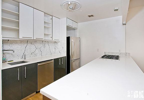 5th image of 587 Flushing Ave APT 1A
