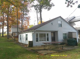 80 Ln 207 Hamilton Lk, Hamilton, IN 46742