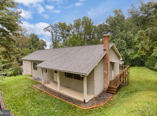 16 Allen Dr, Shermans Dale, PA 17090