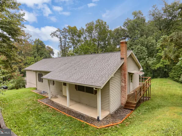 16 Allen Dr, Shermans Dale, PA 17090