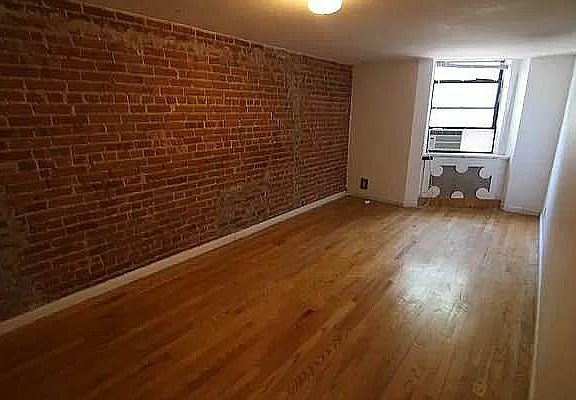 4th image of 10 W 76th St APT 2A