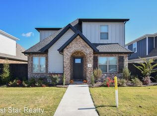 668 N Malbec Rd, Fayetteville, AR 72704