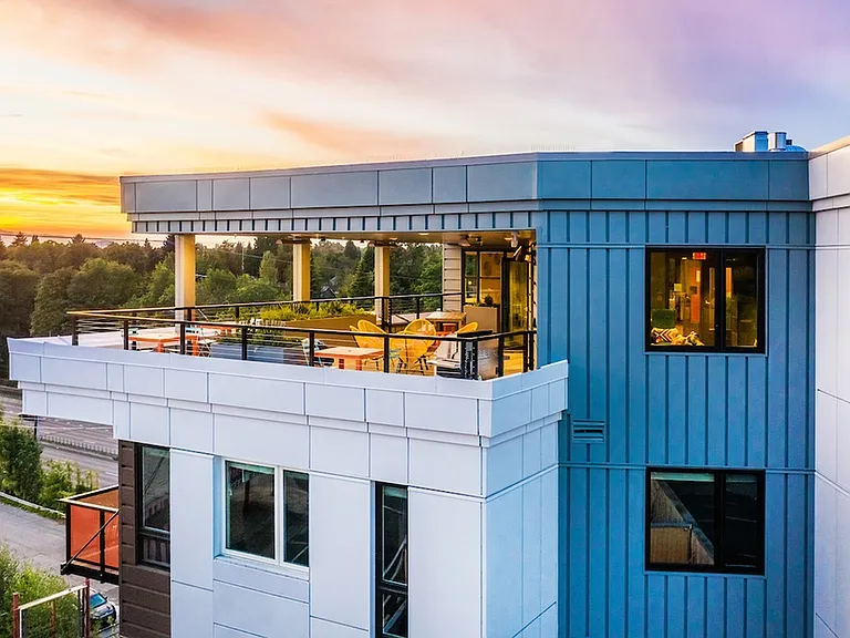 Rooftop Lounge