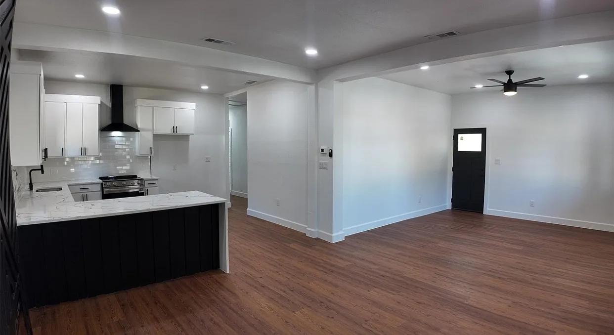 3 bed, 1421 sqft, $1,795 — Photo 1