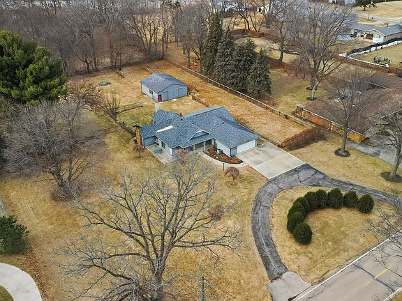 4th image of 1307 Sinnissippi Park Rd