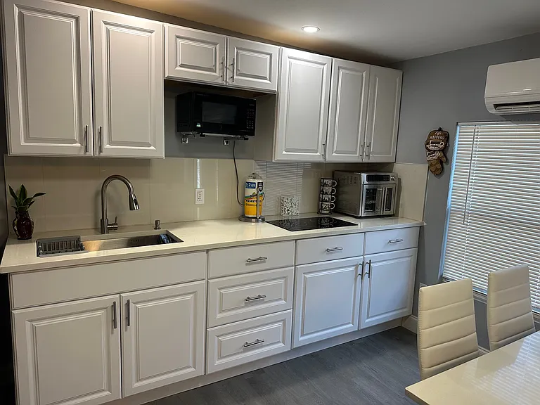 493 Castle Dr #B — Photo 8