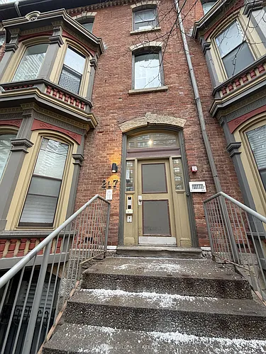 217 Jarvis St #5 Photo 1