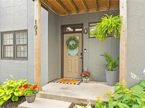 319 SE Douglas St APT 103, Lees Summit, MO 64063