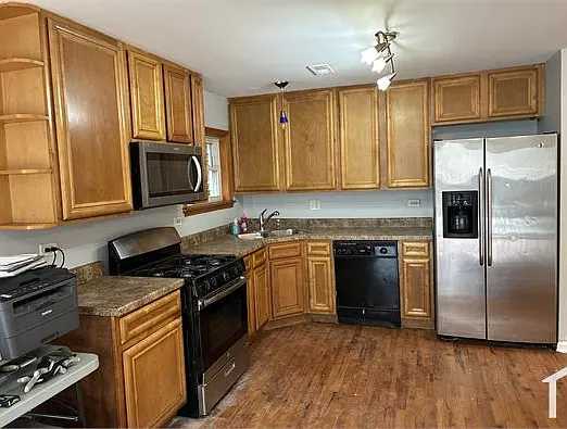 3 bed, 1200 sqft, $2,000 — Photo 3