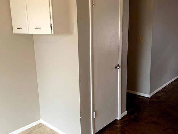 4th image of 1018 SE Benton St