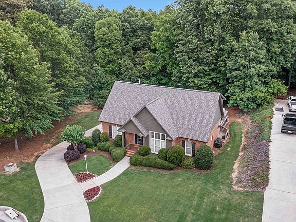 3rd image of 6721 Clear Creek Cir