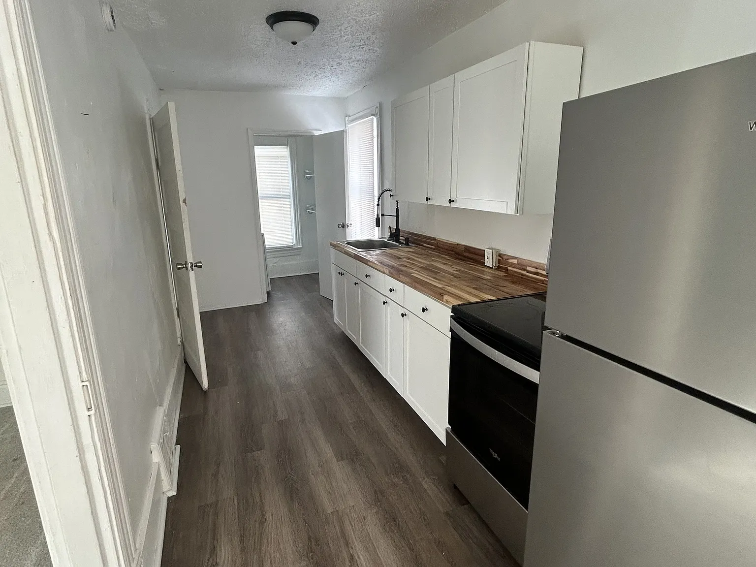 2228 Tulip Street - B — Photo 4