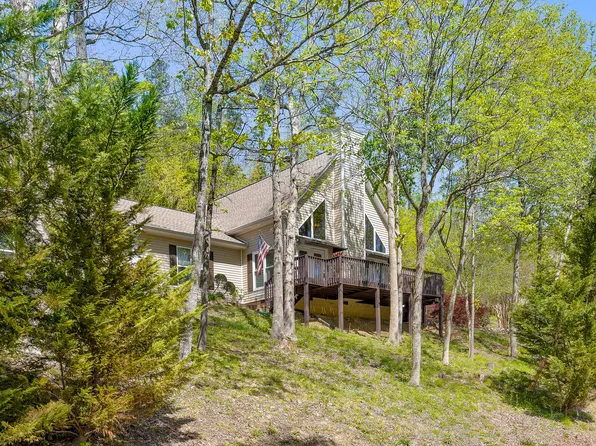235 SW Whispering Pines Dr, Trenton, GA 30752